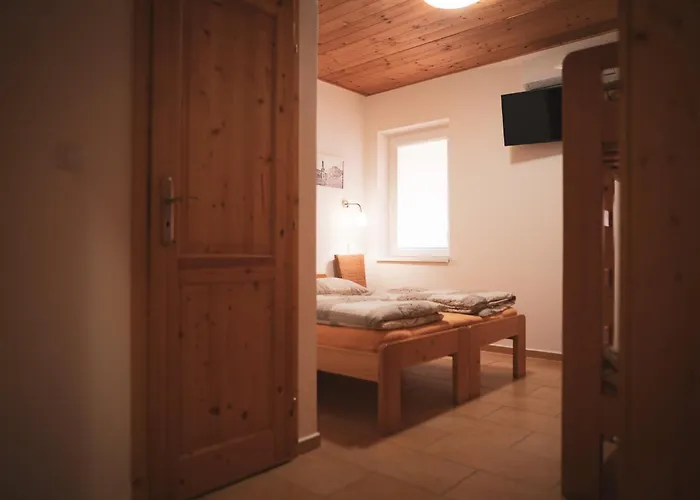 U Obecni Satlavy Gasthof 3*